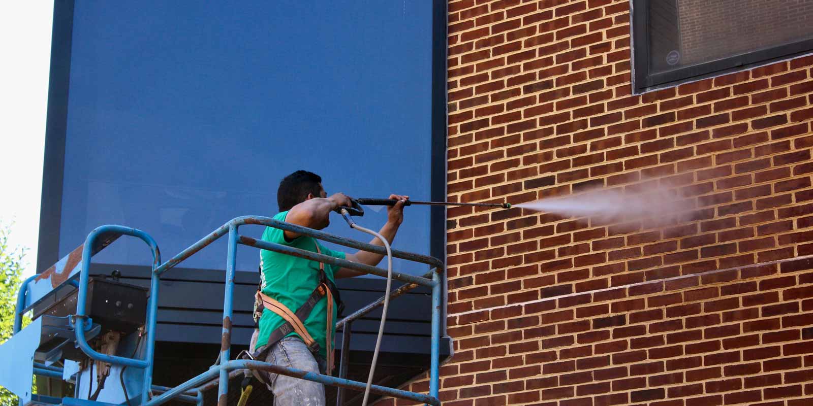 Power Washing HOA Communities